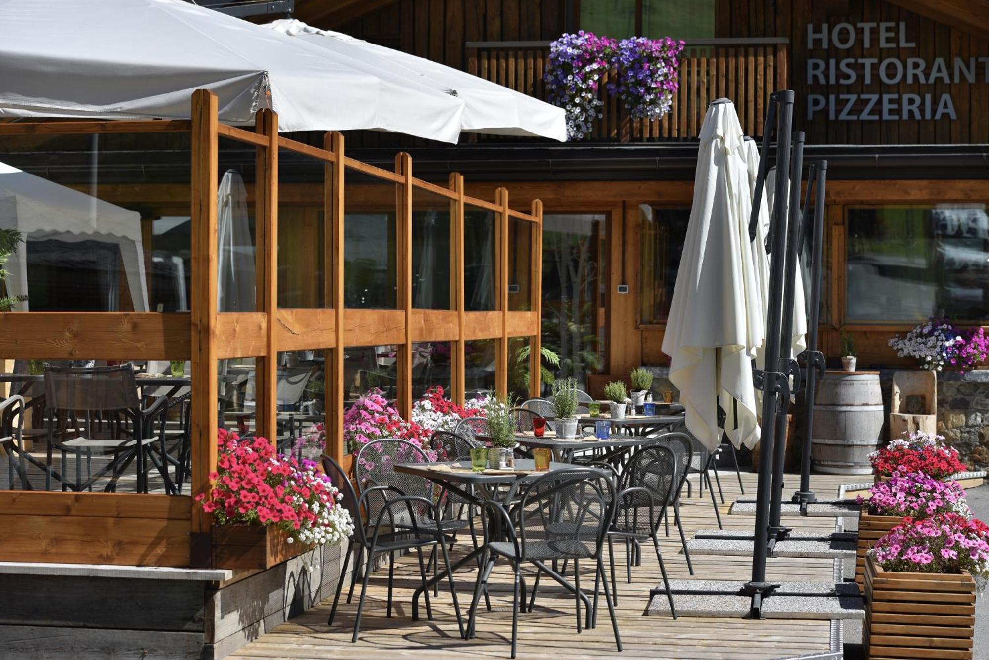 Hotel Galli'S - Centro Ливиньо Экстерьер фото